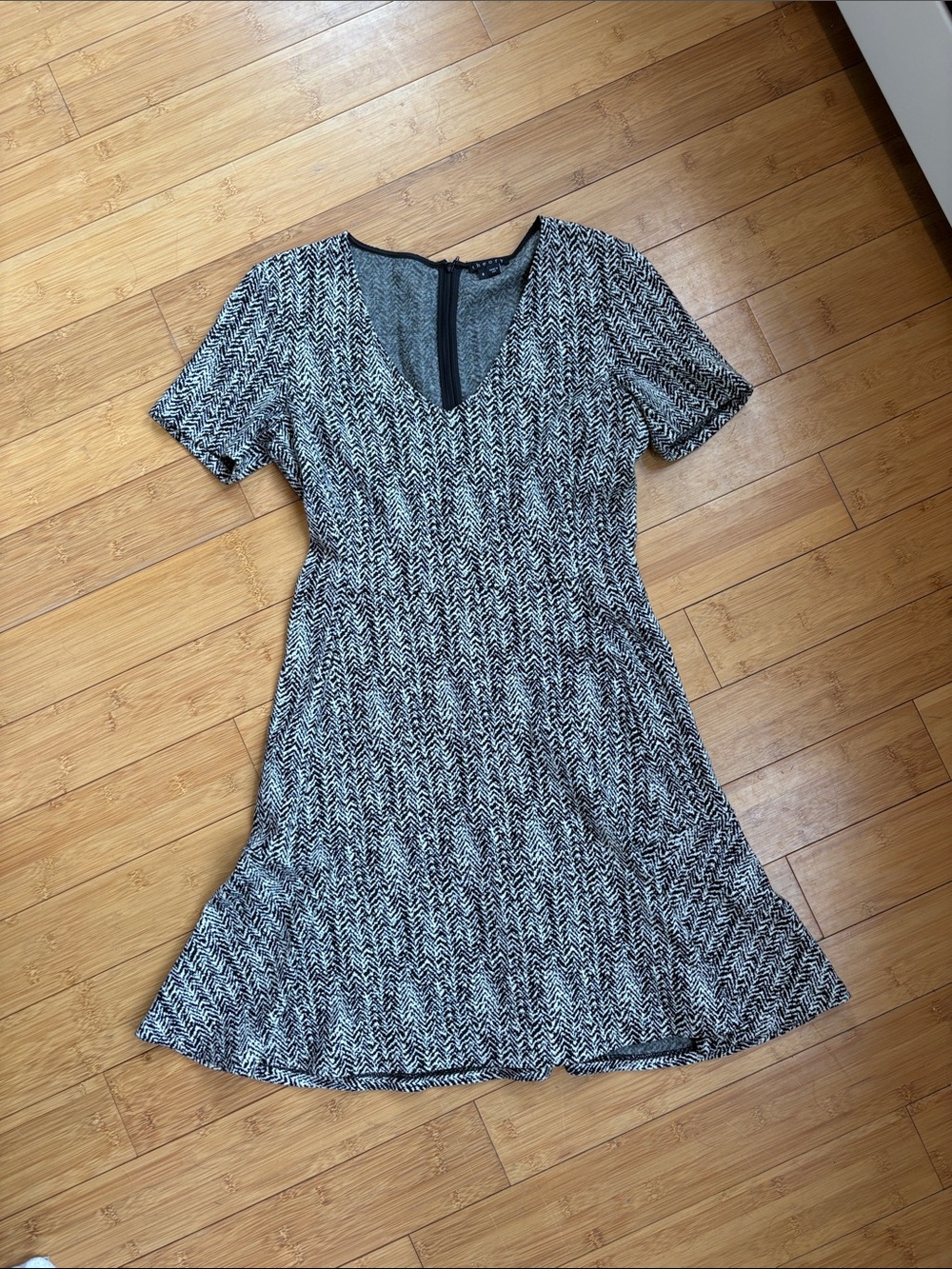 Theory Black and White Patterned V-Neck Mini Dress